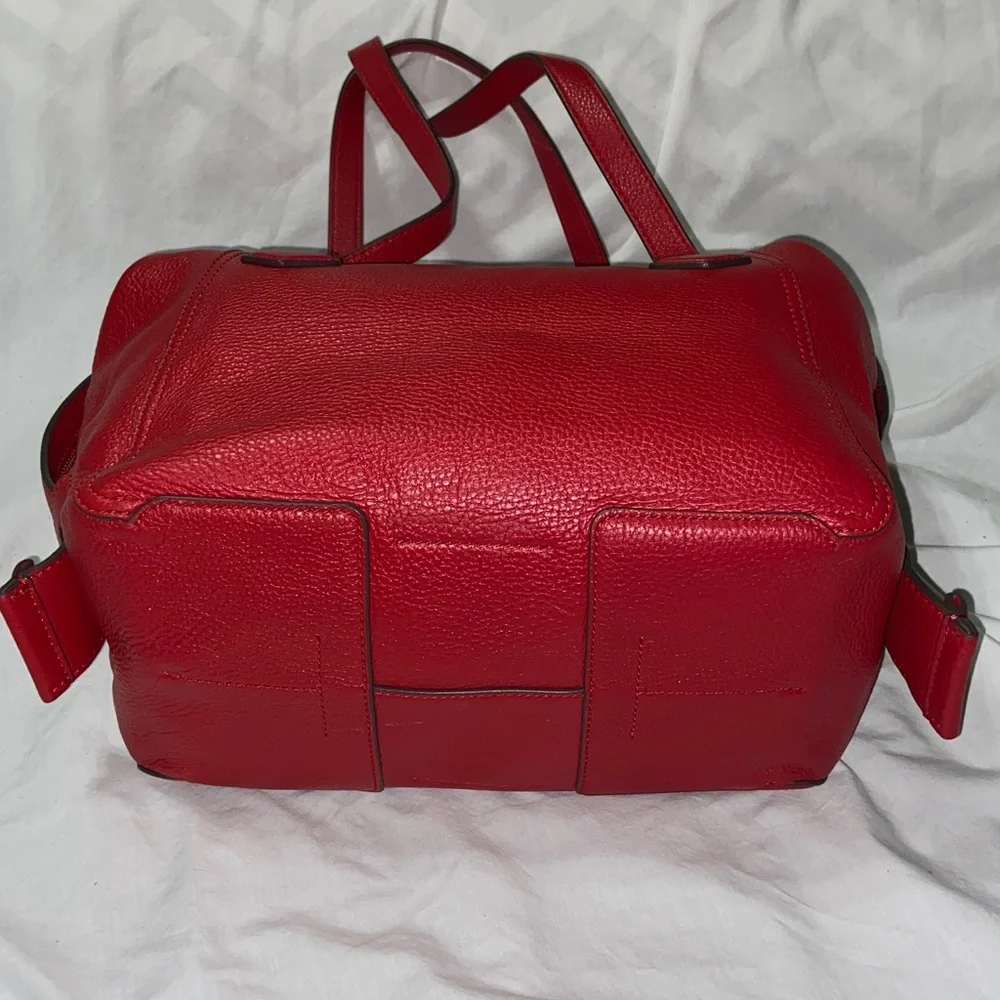 Nwot HTF color Tory Burch Perry Satchel in Red